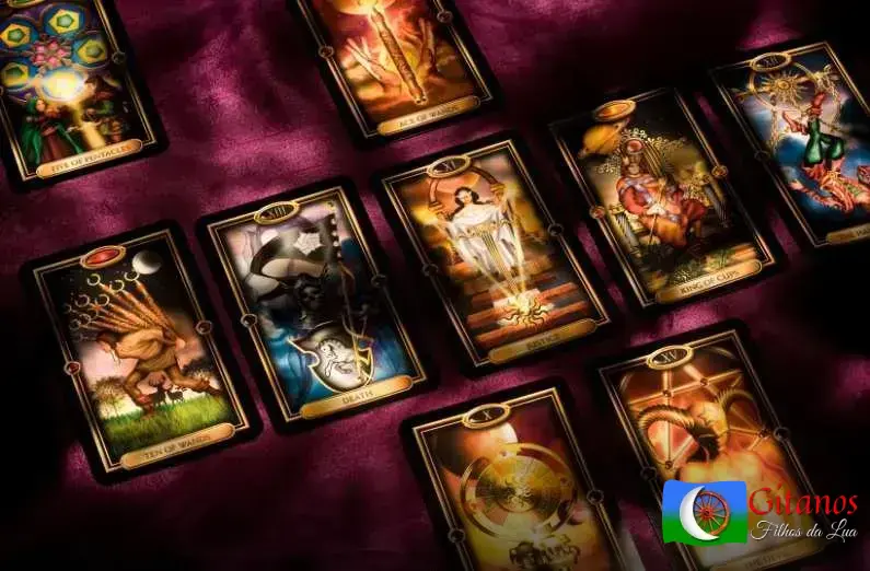 Os benefícios da leitura de cartas na tomada de decisão Os benefícios da leitura de cartas na tomada de decisão
