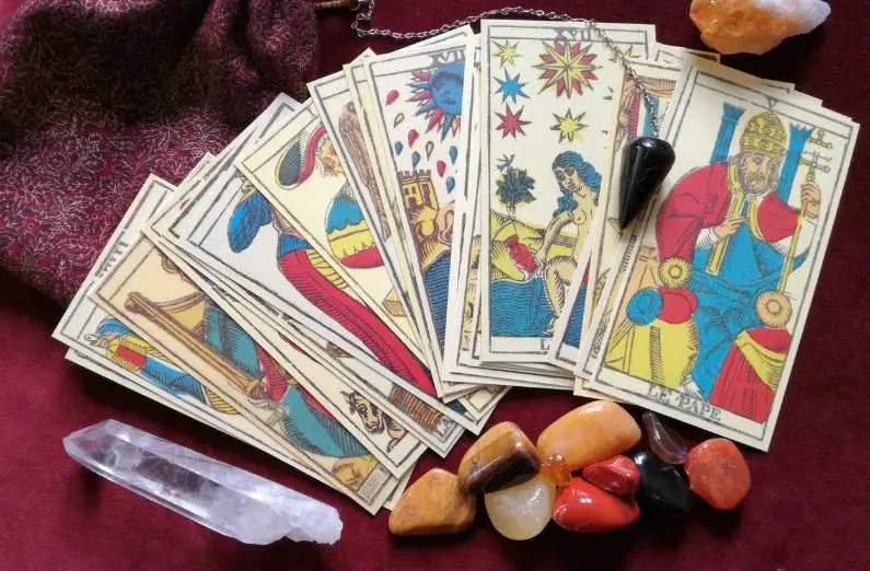 Trabalho Espiritual com o Tarot São José de Ubá RJ: Desvendando Mistérios e Conectando-se ao Sagrado